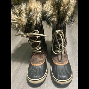 Sorel Joan of Arc Boots- Size 9